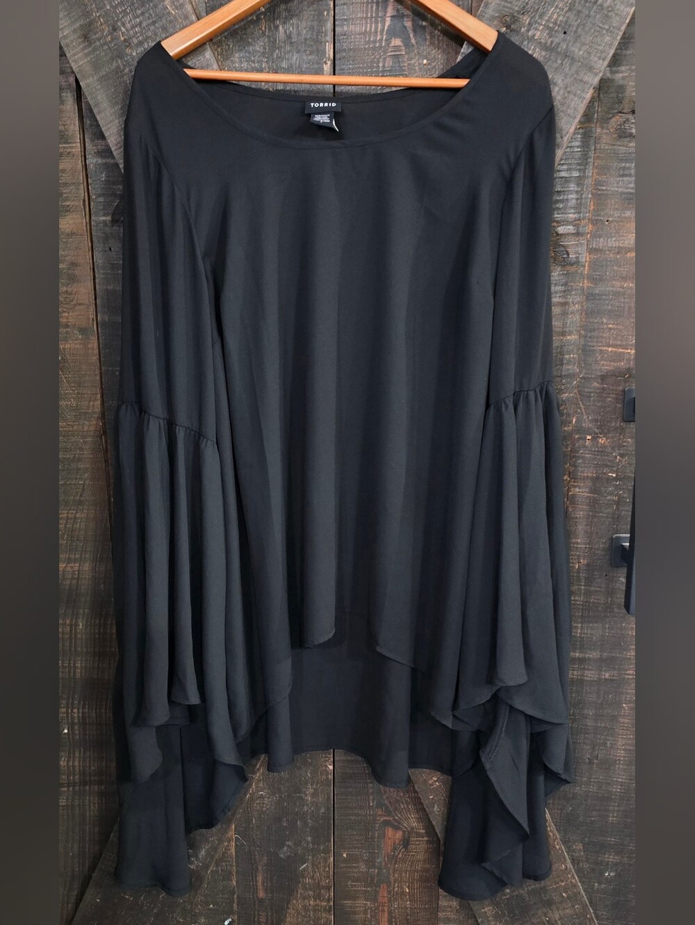 Torrid Sz 3 Wide Bell Sleeve Black Lightweight Top